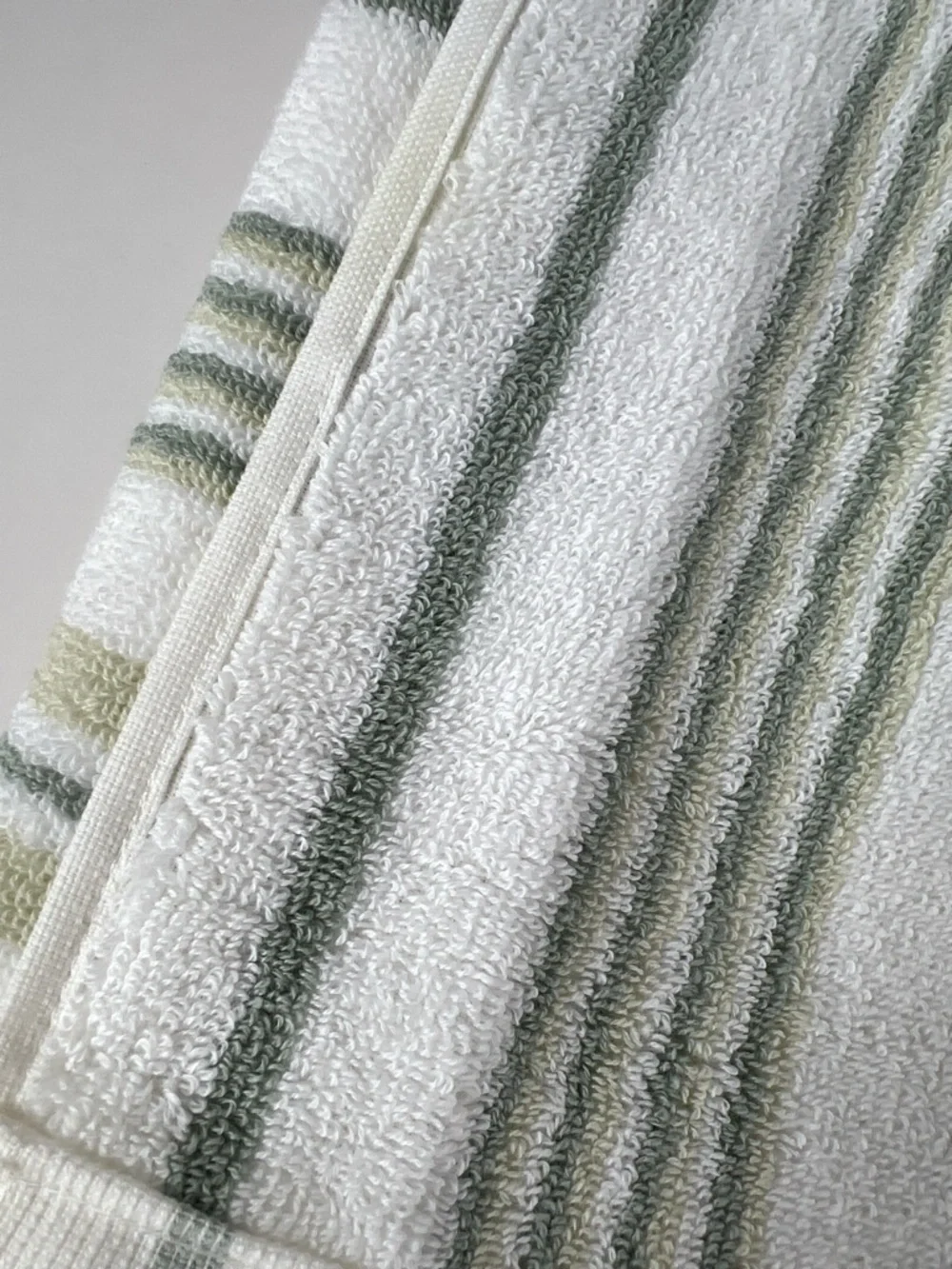 Felpinter Bath Towels Green Tan White Striped Soft Combed Cotton Set of 2 NEW